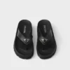 Sandalias de goma con tiras Sandalias de goma con tiras
