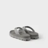 Sandalias de goma con tiras Sandalias de goma con tiras