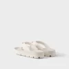Sandalias de goma con tiras Sandalias de goma con tiras