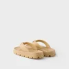 Sandalias de goma con tiras Sandalias de goma con tiras