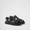 Sandalias de goma entrecruzadas Sandalias de goma entrecruzadas