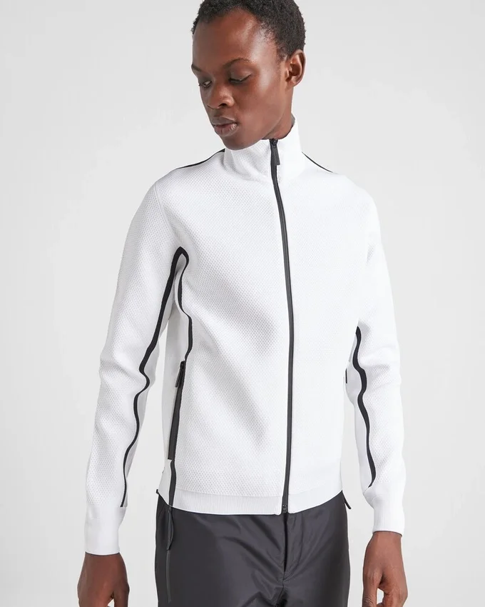 Sudadera con cuello alto y cremallera de punto técnico Sudadera con cuello alto y cremallera de punto técnico