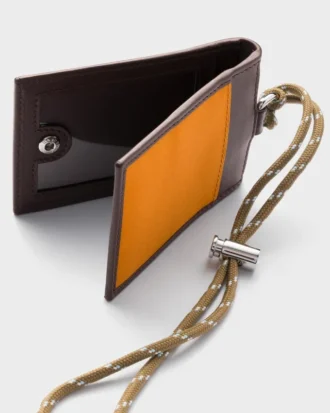 Tarjetero Prada Speedrock de Re-Nylon y piel con correa