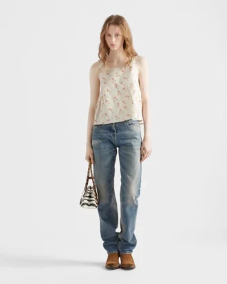 Top de lino con estampado floral bordado