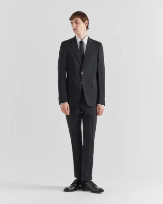 Traje de lana y mohair de botonadura sencilla