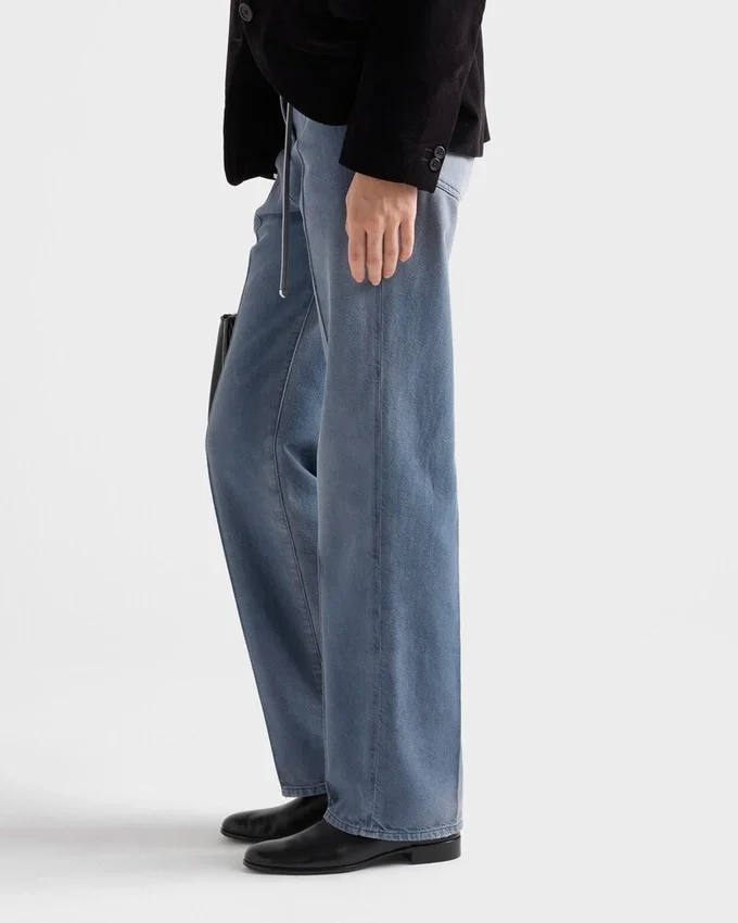 Vaqueros de denim lavado Vaqueros de denim lavado