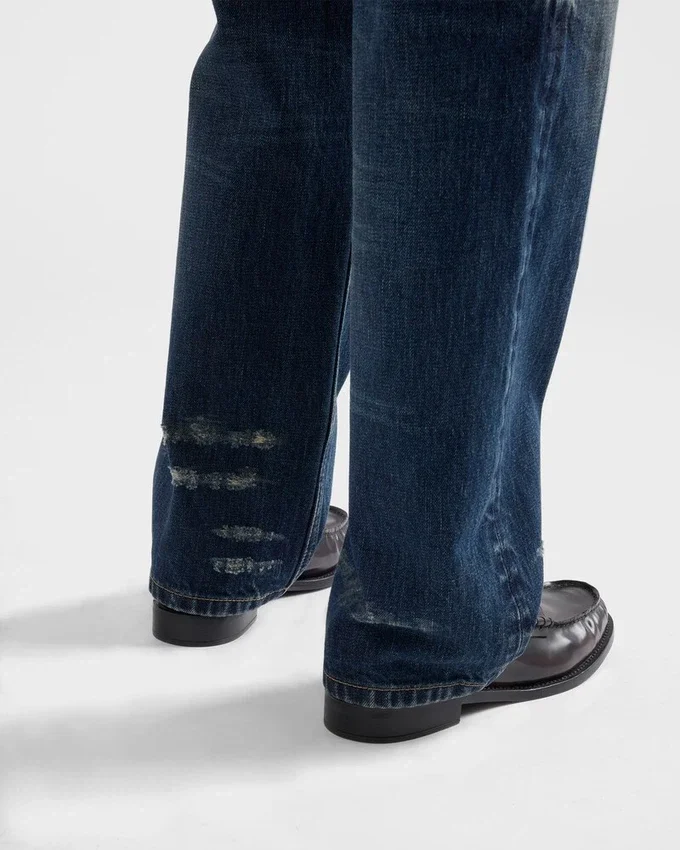 Vaqueros de denim lavado de corte recto Vaqueros de denim lavado de corte recto