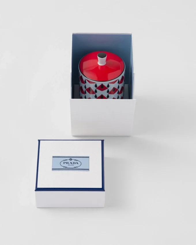Vela perfumada de porcelana – Vienna Red Vela perfumada de porcelana – Vienna Red