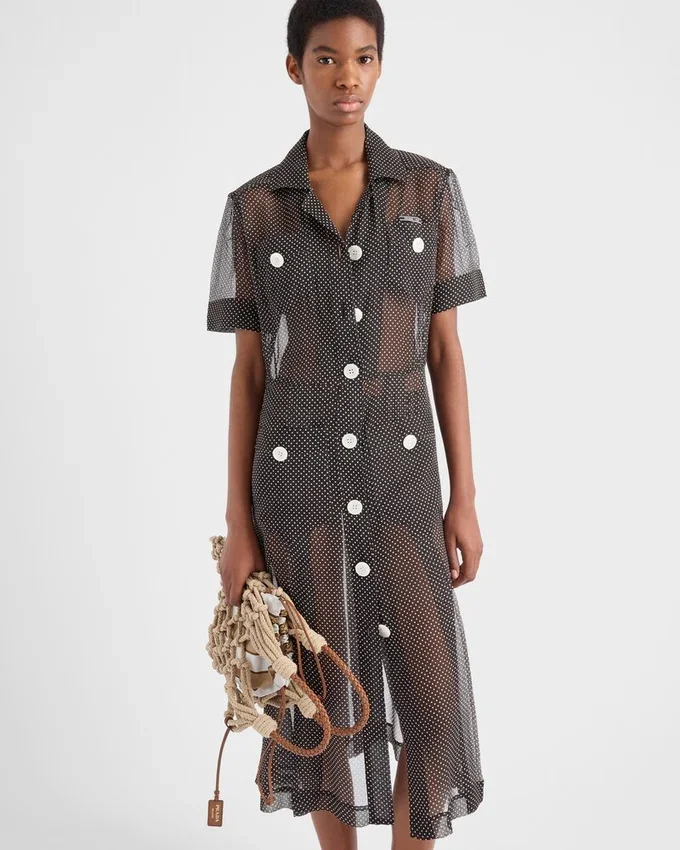 Vestido camisero de gasa de seda con lunares Vestido camisero de gasa de seda con lunares