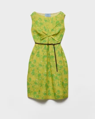 Vestido de cloqué con estampado floral Vestido de cloqué con estampado floral