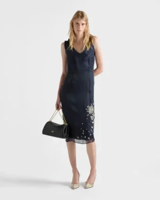 Vestido de organza de seda bordado