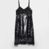 Vestido de terciopelo bordado con lentejuelas y encaje Vestido de terciopelo bordado con lentejuelas y encaje