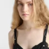 Vestido de terciopelo bordado con lentejuelas y encaje Vestido de terciopelo bordado con lentejuelas y encaje