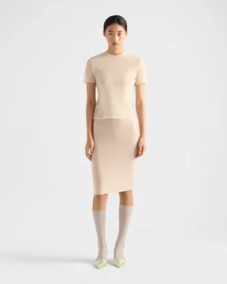 Vestido liso de tejido elástico Vestido liso de tejido elástico