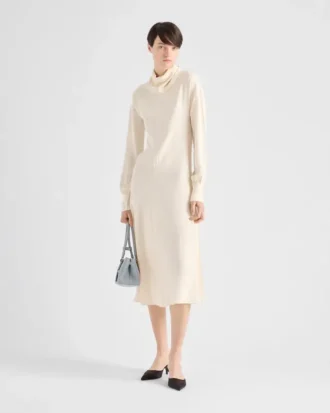 Vestido midi de seda