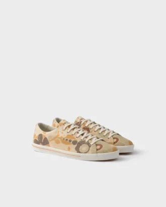 Zapatillas de lona con cordones y estampado floral