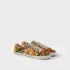 Zapatillas de lona con cordones y estampado floral Zapatillas de lona con cordones y estampado floral