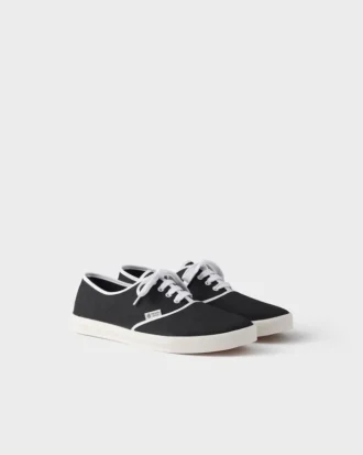 Zapatillas de tela perforada