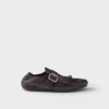 Zapatos de cuero tipo shuffle con hebilla