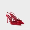 Zapatos de salón con talón abierto de charol Zapatos de salón con talón abierto de charol