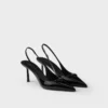 Zapatos de salón con talón abierto de charol Zapatos de salón con talón abierto de charol