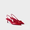 Zapatos de salón con talón abierto de charol Zapatos de salón con talón abierto de charol
