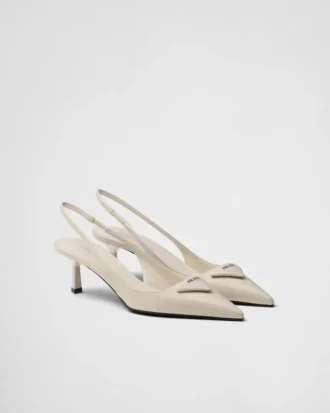 Zapatos de salón con talón abierto de charol