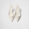 Zapatos de salón con talón abierto de charol Zapatos de salón con talón abierto de charol