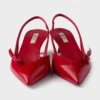 Zapatos de salón con talón abierto de charol Zapatos de salón con talón abierto de charol