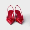 Zapatos de salón con talón abierto de charol Zapatos de salón con talón abierto de charol