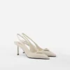 Zapatos de salón con talón abierto de charol Saffiano Zapatos de salón con talón abierto de charol Saffiano