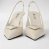 Zapatos de salón con talón abierto de charol Saffiano Zapatos de salón con talón abierto de charol Saffiano