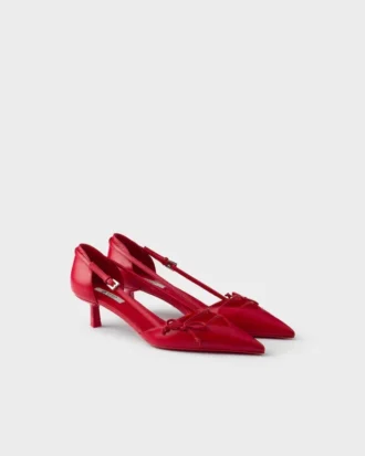 Zapatos de salón de piel con laterales abiertos