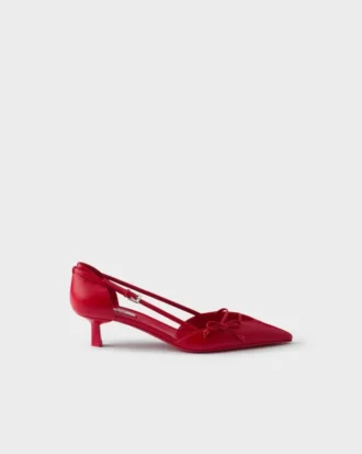 Zapatos de salón de piel con laterales abiertos