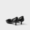 Zapatos de salón de piel con laterales abiertos Zapatos de salón de piel con laterales abiertos