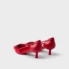Zapatos de salón de piel con laterales abiertos Zapatos de salón de piel con laterales abiertos