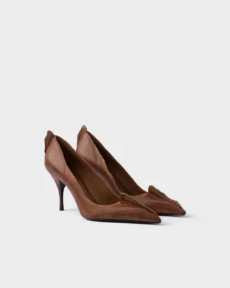 Zapatos de salón de piel envejecida